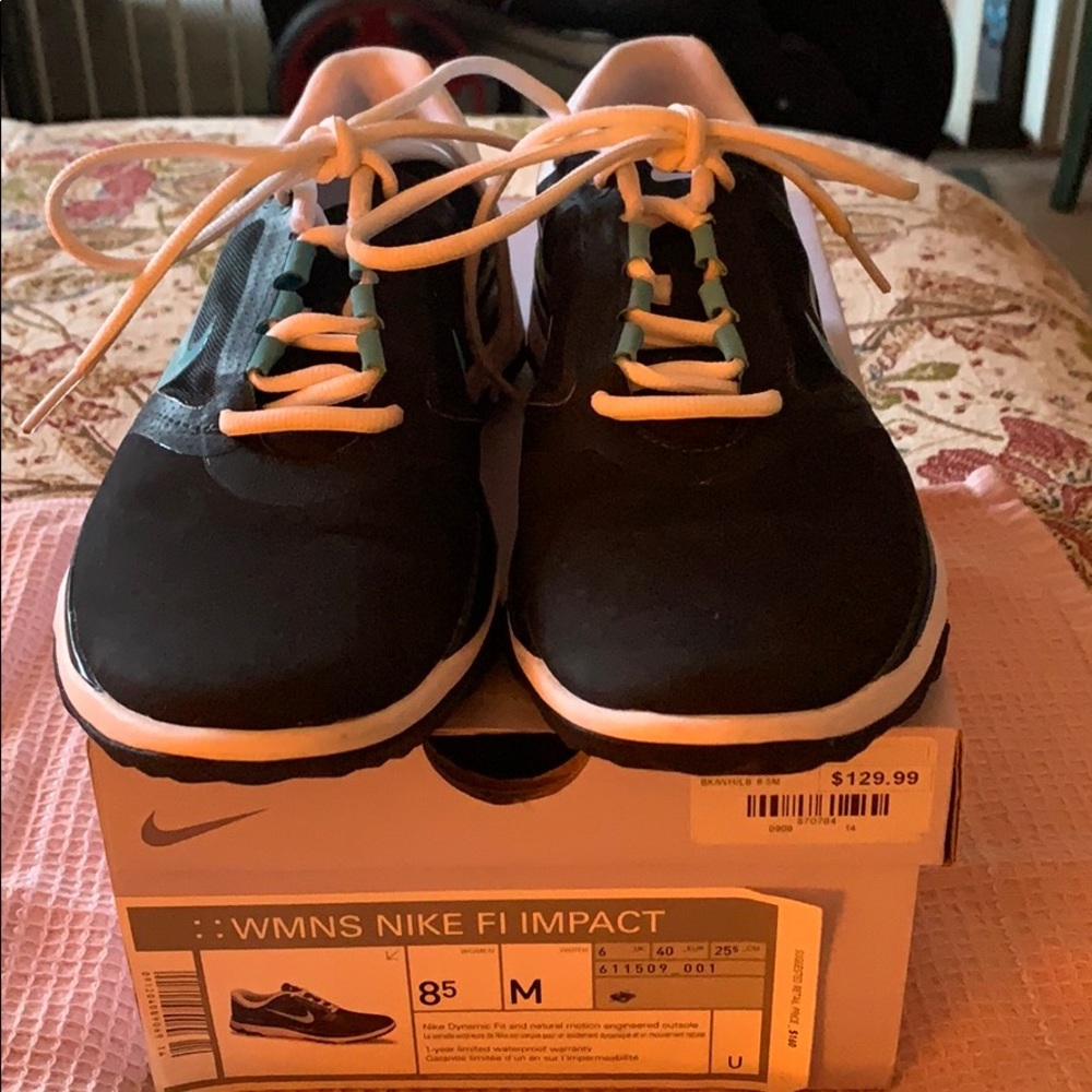 Nike Women's Black Athletic Shoes with White Accents